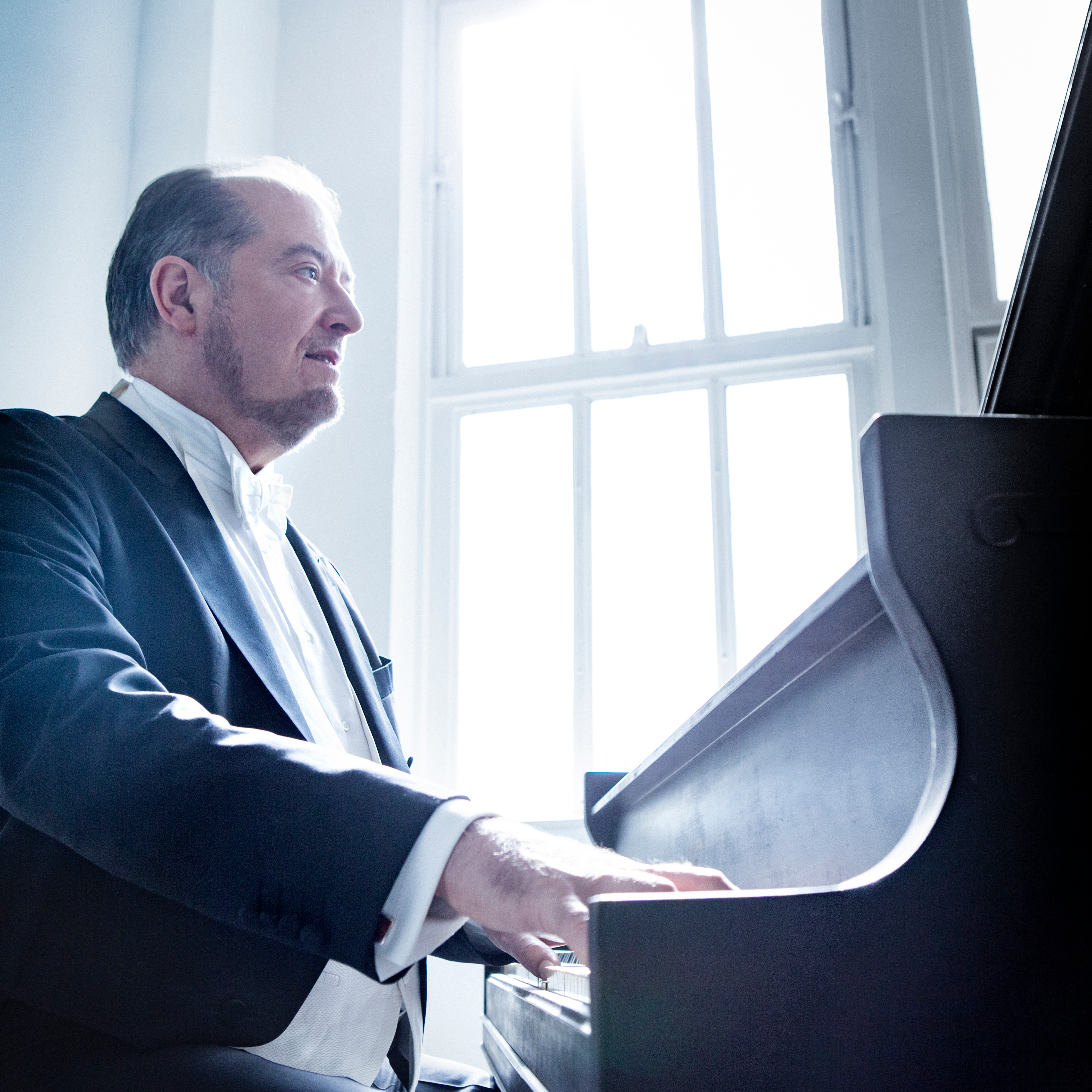 Garrick Ohlsson playing piano